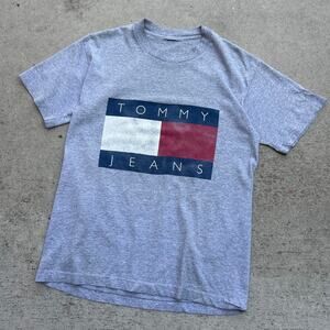 Vintage 80s bootleg tommy hilfiger graphic tee